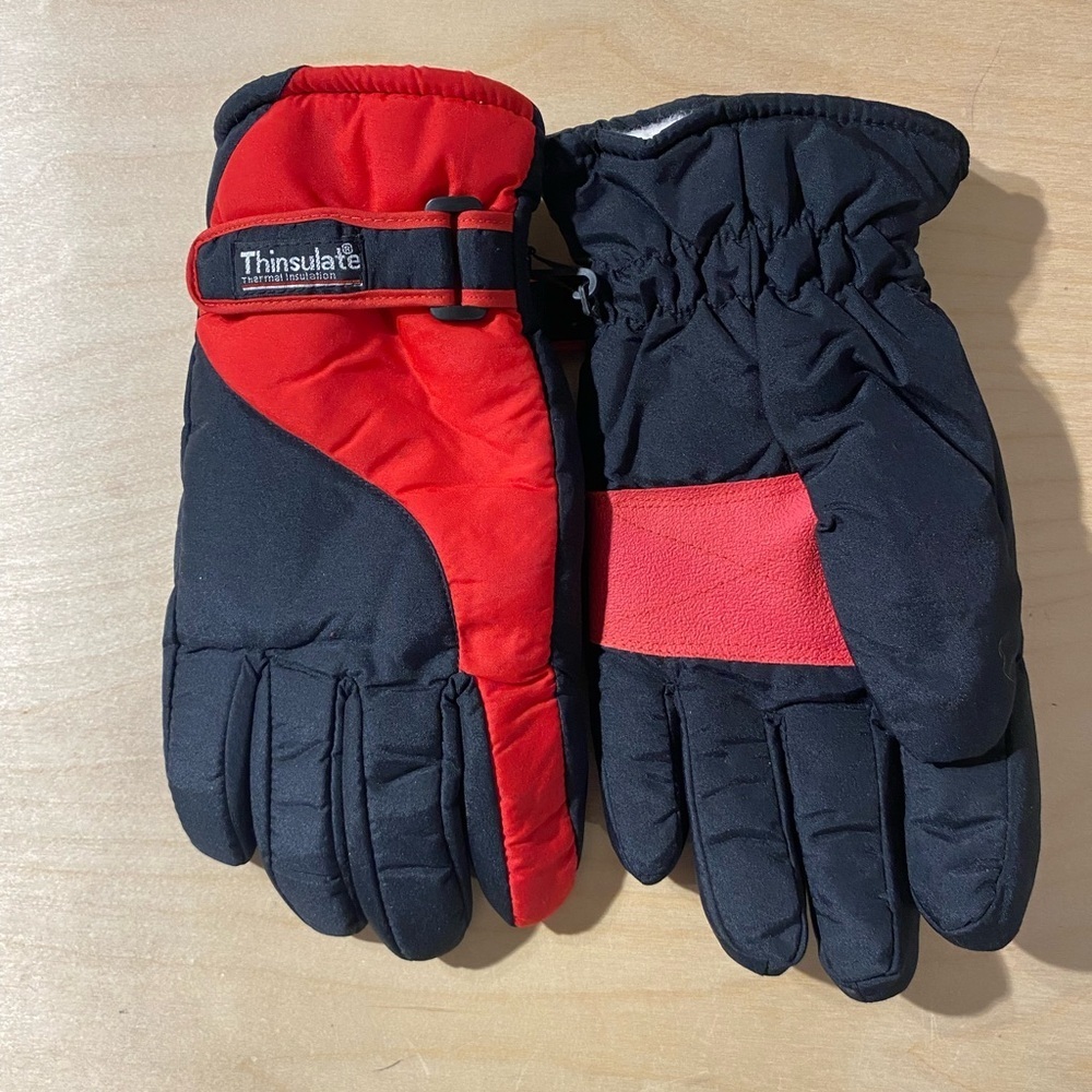 Thinsulate Red and Black Winter Gloves (GX)